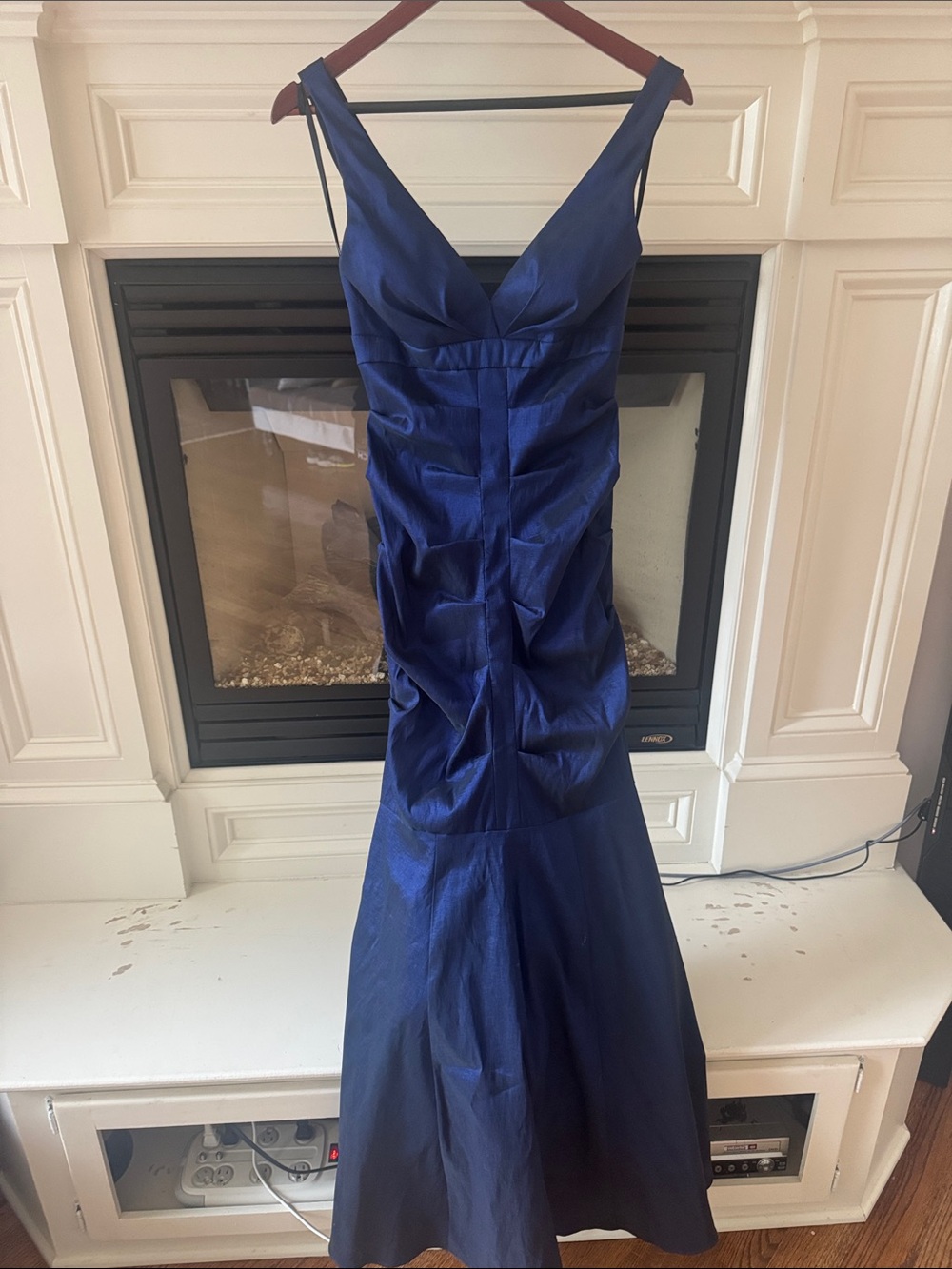 Cache Royal Blue V-Neck Ruched Mermaid Prom Gown